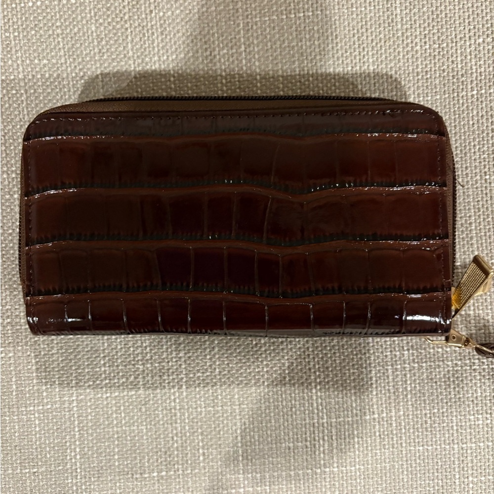 Women’s Faux Crocodile Wallet Wristlet
